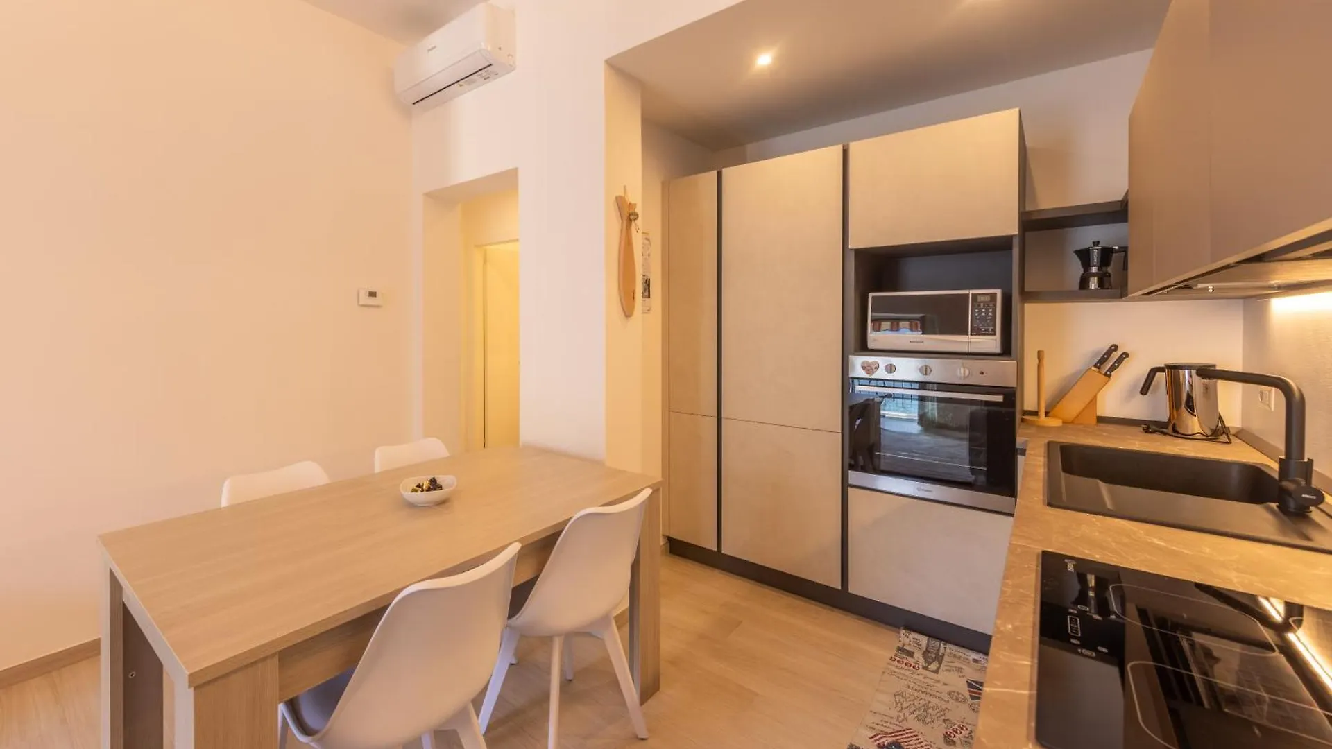 Apartment Ferienwohnung Casa Gemma Colonno Italien